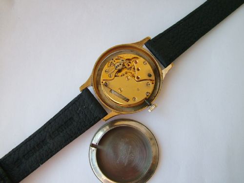 fig 2. A gents good sized 1950s Smiths De Luxe watch