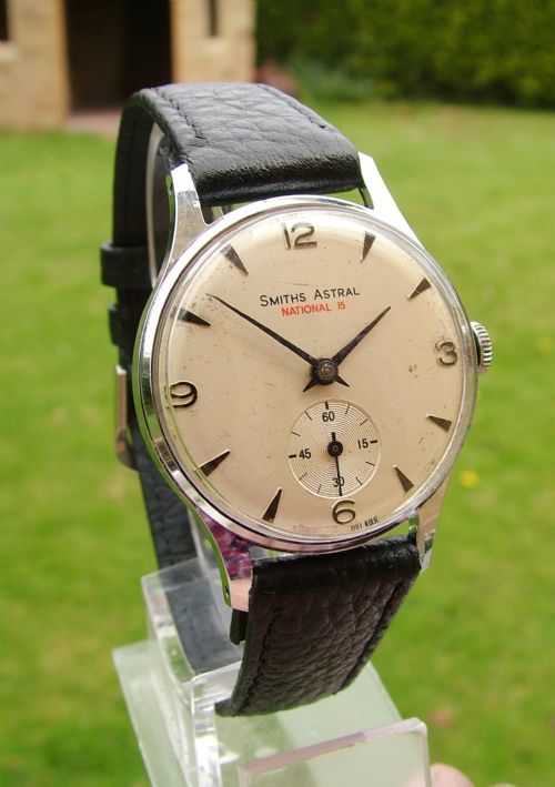 fig 1. A vintage 1950s gents Smiths Astral National 15 wrist watch.