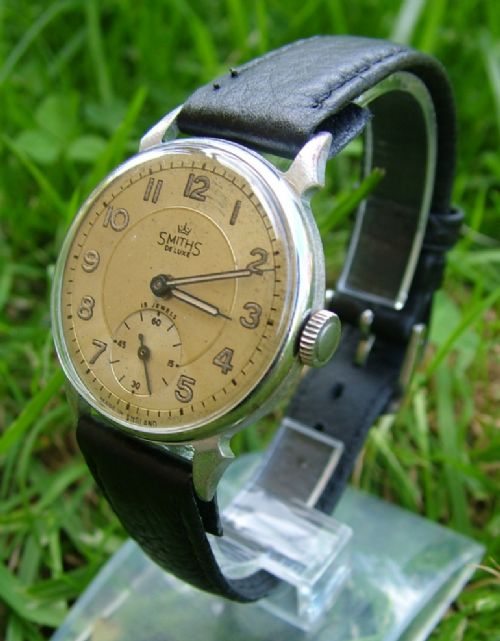 fig 1. Gents 1950s Smiths De Luxe wrist watch