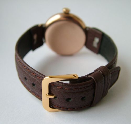 fig 2. Gents 1920s 9 carat gold wrist watch