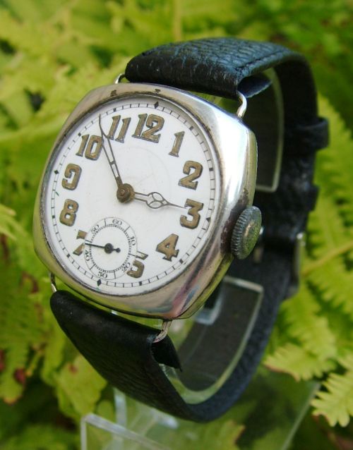 A Gents 1920s Silver Cushion Cased Wrist Watch