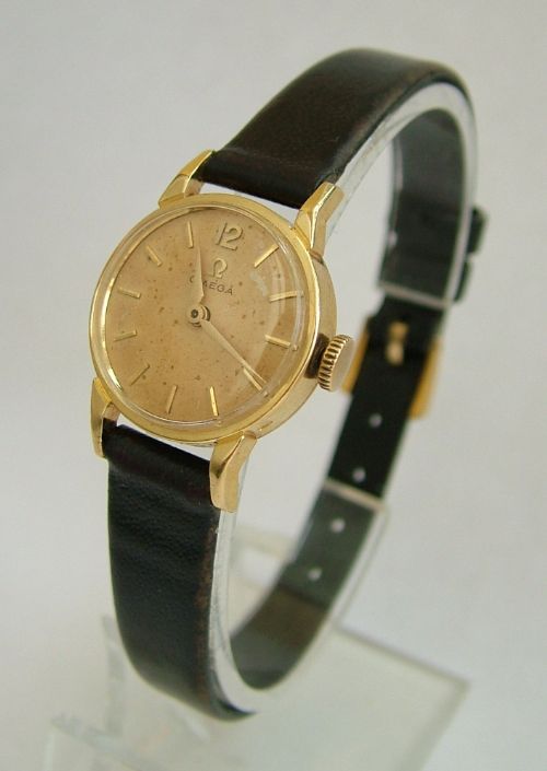 A Lady’s 18ct Gold Omega Wristwatch