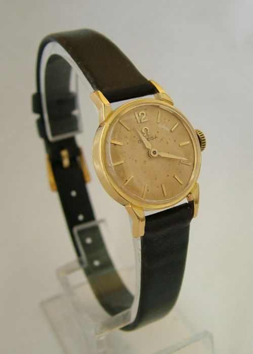 fig 1. A lady’s 18ct gold Omega wristwatch