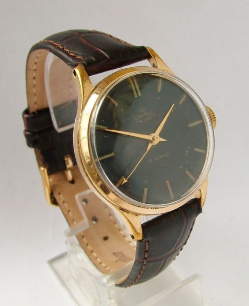 fig 1. A 1950s Smiths De Luxe wrist watch