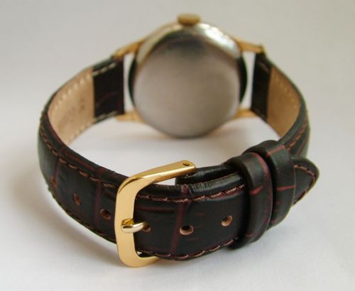 fig 2. A 1950s Smiths De Luxe wrist watch