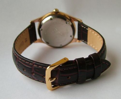 fig 2. A gents 1950s Nevi wristwatch
