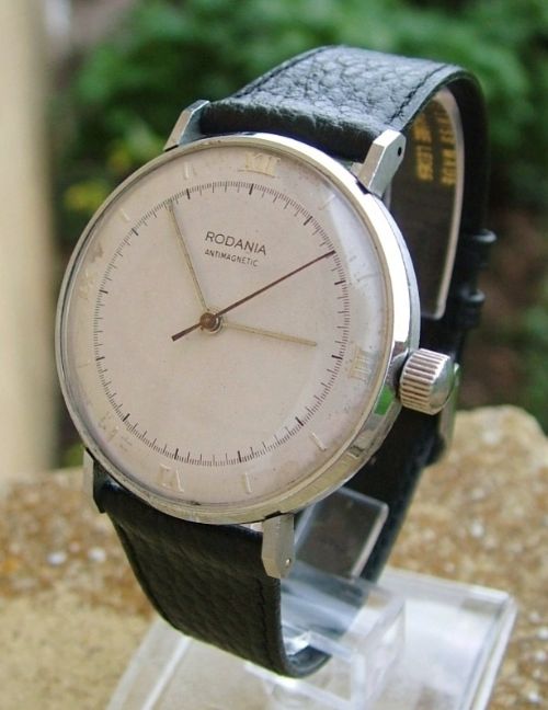 A Gents Over-sized Wrist Watch