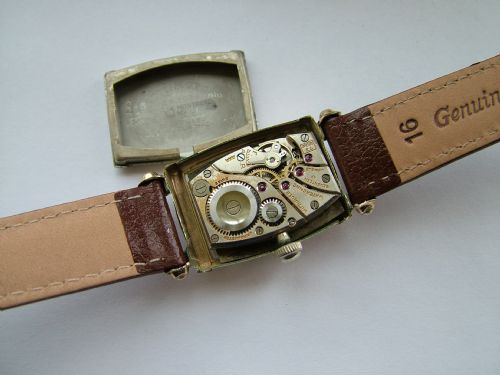 fig 2. Gents 1950s Longines Wittnauer wrist watch