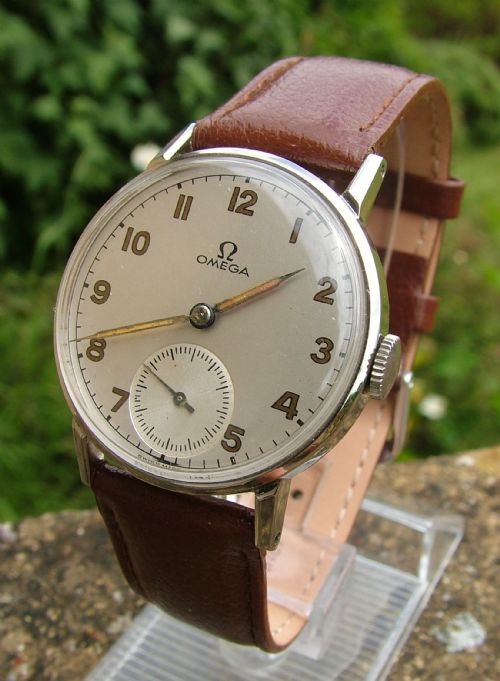 A Gents 1940s Omega Wrist Watch