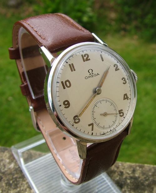 fig 1. A gents 1940s Omega wrist watch