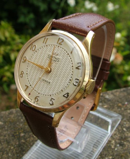 Smiths De Luxe Wrist Watch, Made in England