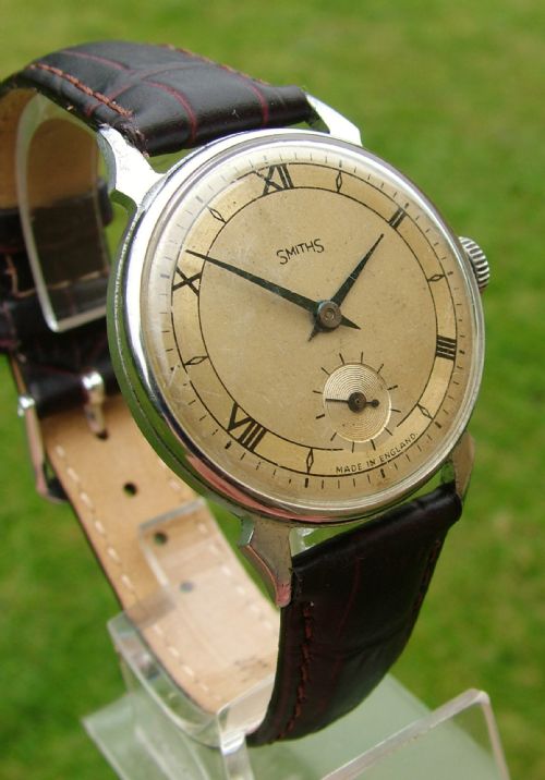 fig 1. A gents 1950s Smiths wrist watch, made in England