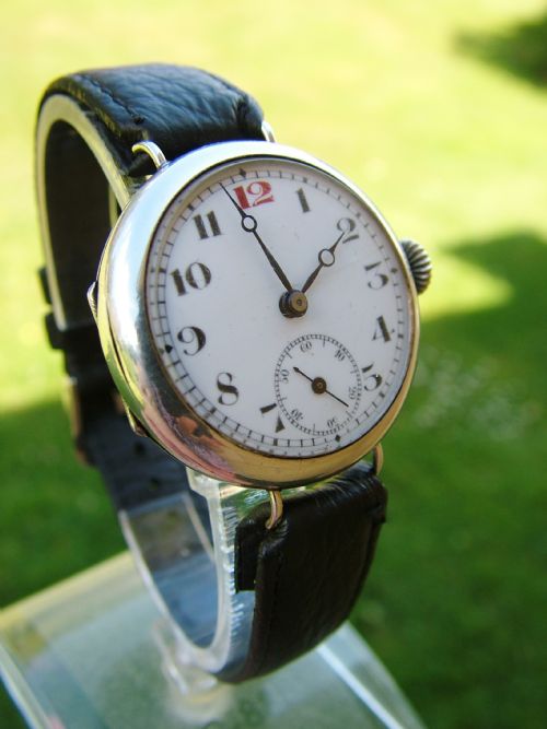 A Silver 1926 Gents Wrist Watch