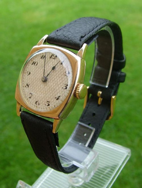 A 1926 9 Carat Gold Mid-size Wrist Watch