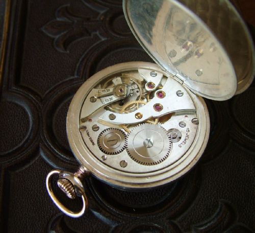 fig 1. A 1940s Eljo De Luxe pocket watch