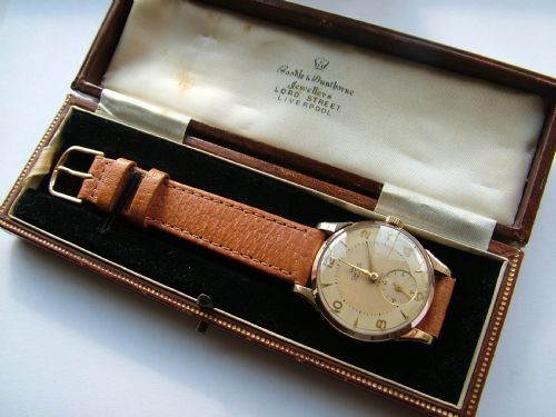 Gents 1950s 9ct Gold Smiths Astral Wristwatch