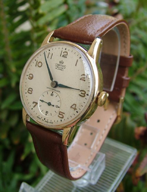 Gents 1950s English 9ct Gold Smiths De Luxe Watch