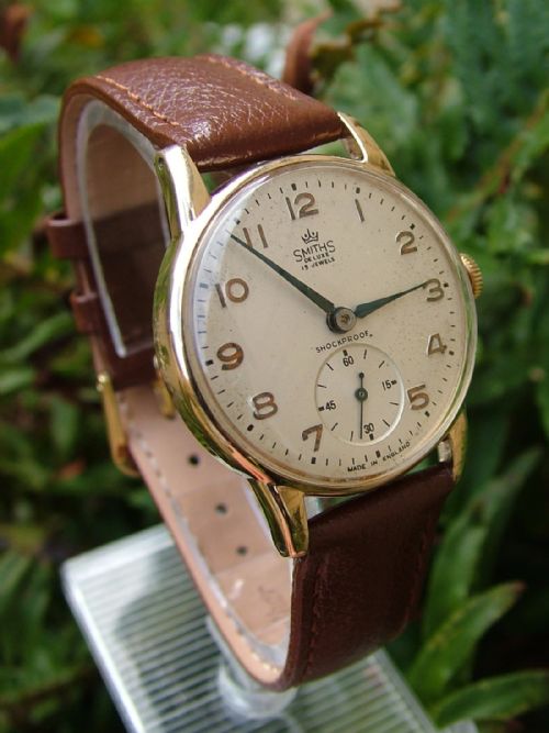 fig 1. Gents 1950s English 9ct gold Smiths De Luxe watch