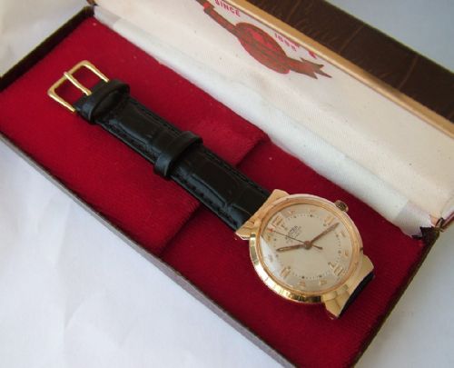 A Gents 1950s Boxed Roamer Super-shock Wrist Watch