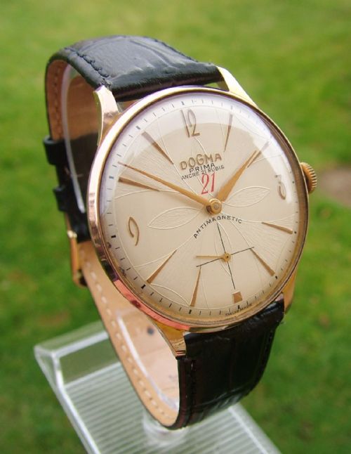 A Gents Good-sized Dogma Prima Wrist Watch