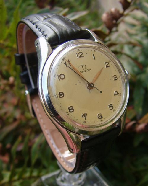A Gents 1940s Omega Wrist Watch