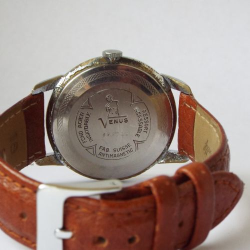 A GENTS 1950S VENUS DATE POINTER WRIST WATCH - ADDITIONAL PHOTO 4