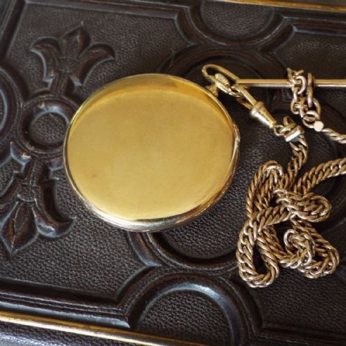 fig 2. A 1930s Tempo pocket watch with chain