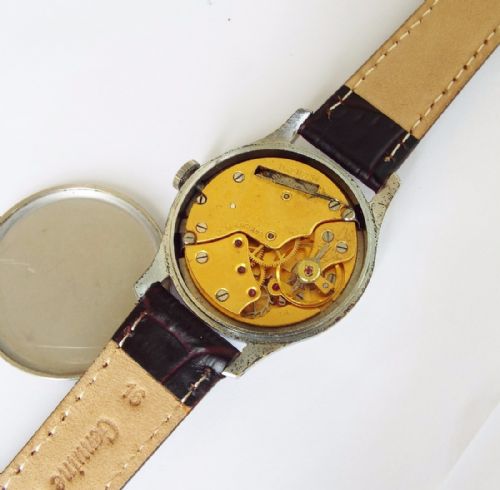 fig 2. Gents late 1950s Smiths De Luxe wrist watch