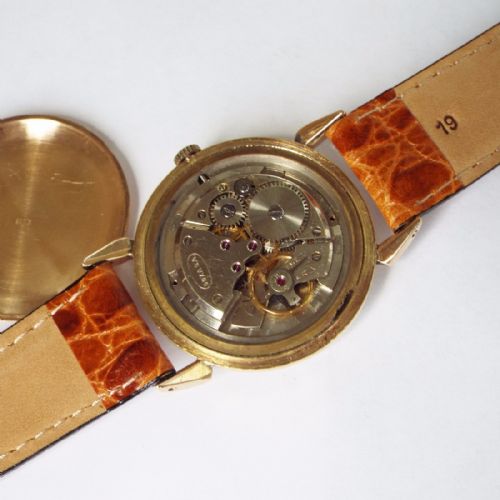fig 2. A gents 1950s 14ct rose gold Doxa wrist watch
