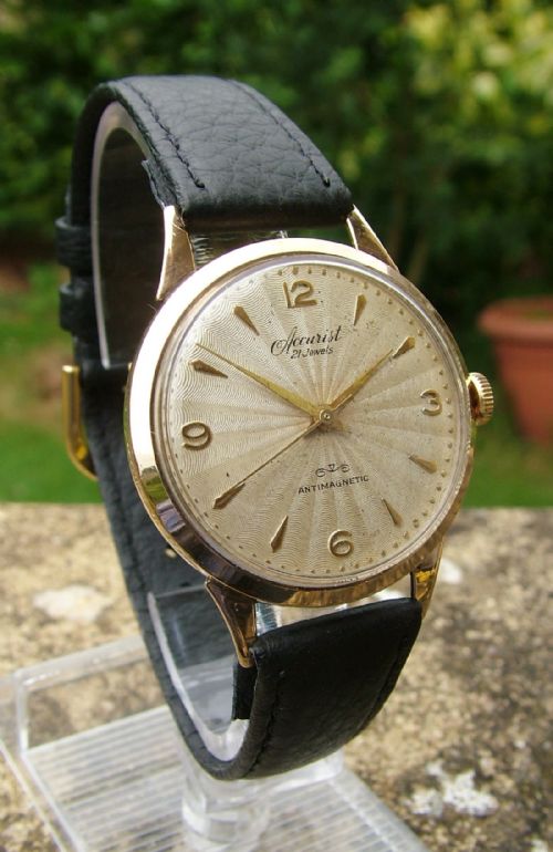 A Gents 1950s 9 Carat Gold Accurist Wrist Watch