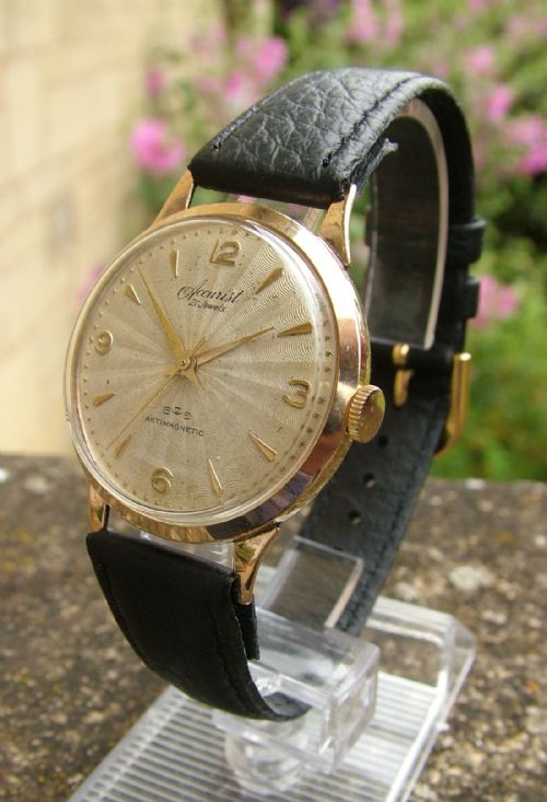 fig 1. A gents 1950s 9 carat gold Accurist wrist watch