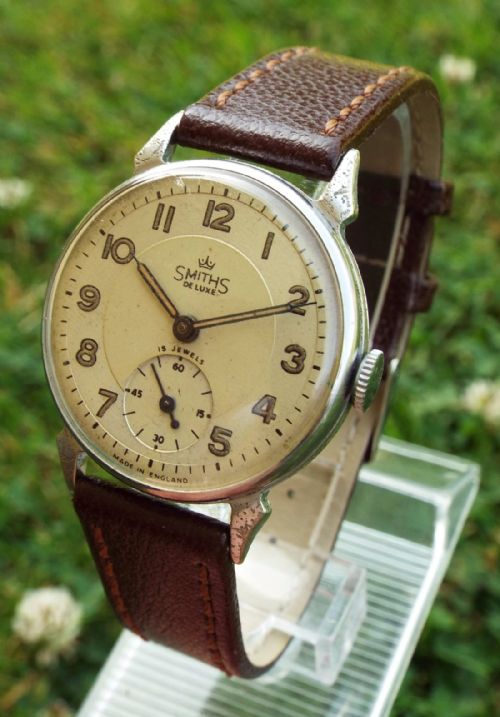 fig 1. Gents 1950s Smiths De Luxe watch, made in England