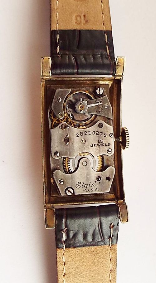 fig 2. A vintage Gents 1925 Elgin curvex wrist watch.