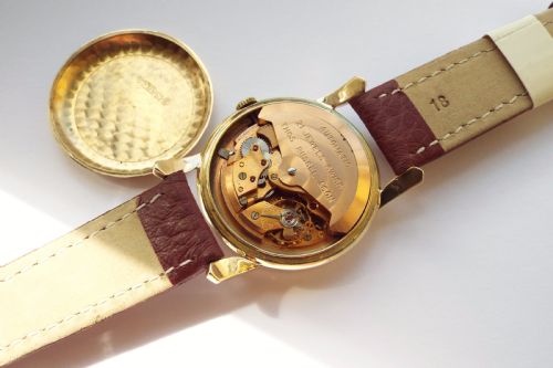 fig 3. Gents 9 carat gold Thomas Russell wrist watch, 1953