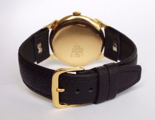 fig 2. A gents 1950s 18ct gold Richard wristwatch
