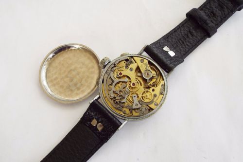 fig 2. Gents 1940s Ardath pilot’s chronograph