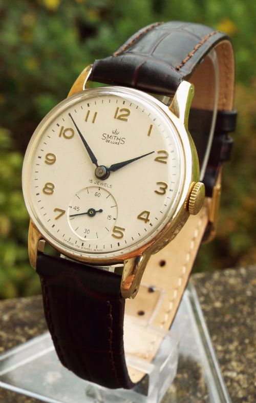 Gents 9ct Gold Smiths De Luxe Wristwatch, 1959