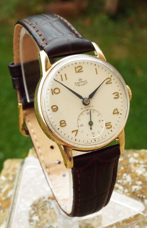 fig 1. Gents 9ct gold Smiths De Luxe wristwatch, 1959