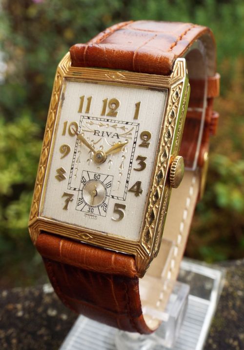 fig 1. Gents 18ct gold Riva wrist watch, 1940s