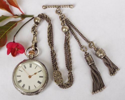 fig 1. A lady’s Swiss fob watch with albertina, c1900