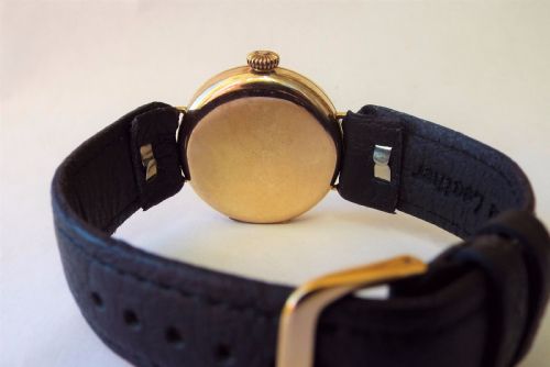 fig 2. Gents 9ct gold Swiss wrist watch, 1922