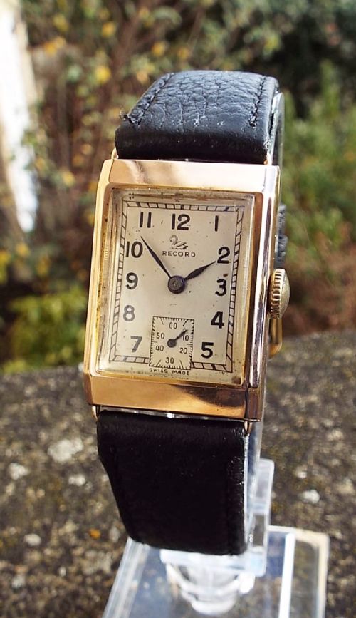 fig 1. A 1940s gents 9 carat gold Record wrist watch.