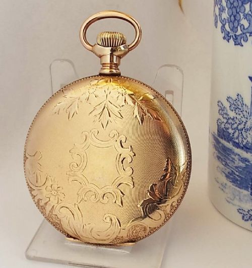 A 1900s Waltham Traveler Full Hunter Pocket Watch.