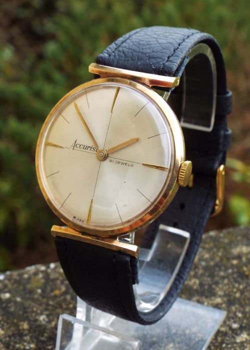 Gents 9ct Gold Accurist Dress Watch, 1960