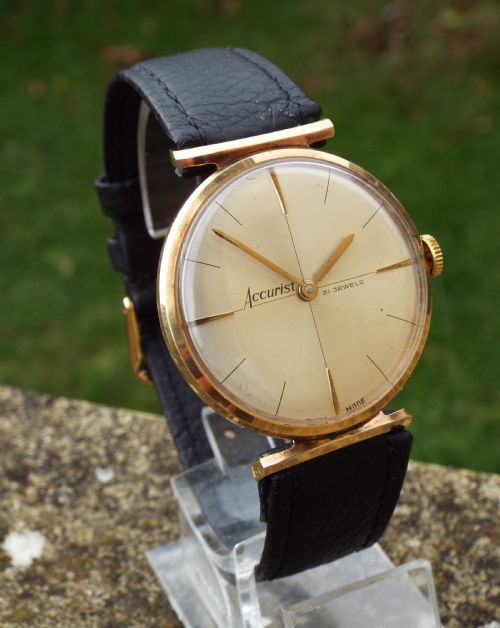 fig 1. Gents 9ct gold Accurist dress watch, 1960