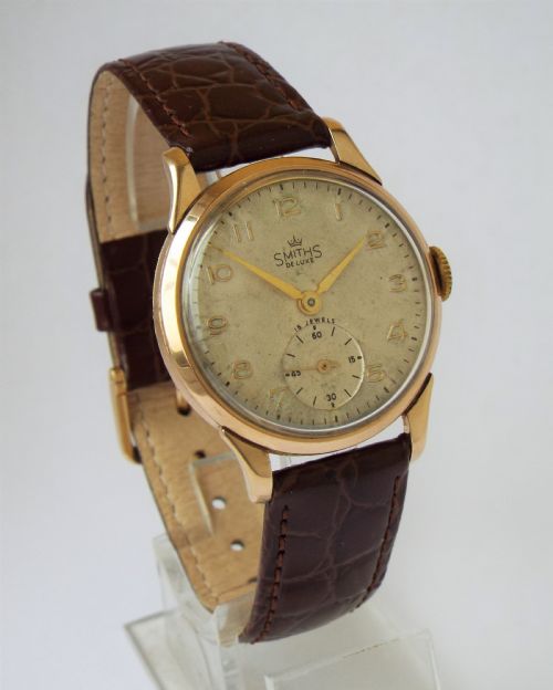 fig 1. Gent's 9ct gold Smiths De Luxe wrist watch, 1952