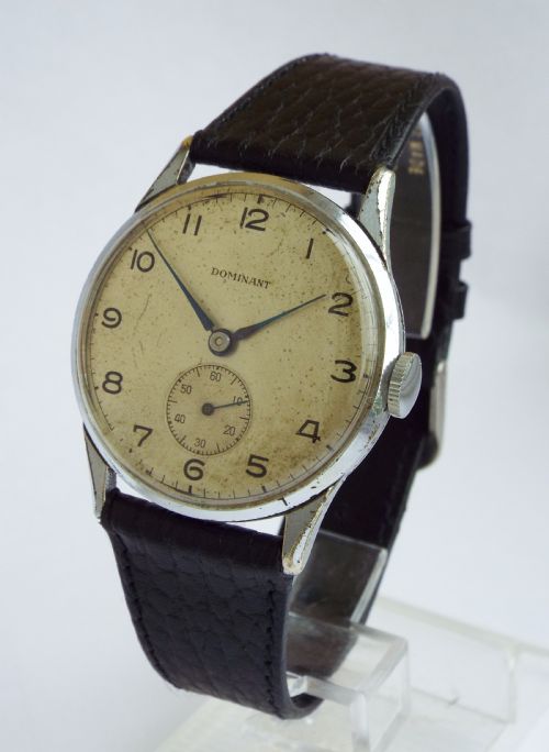 fig 1. A gents 1940s Dominant wrist watch.