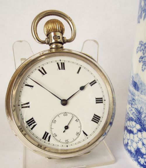 A Vintage 1940s Silver Pocket Watch.