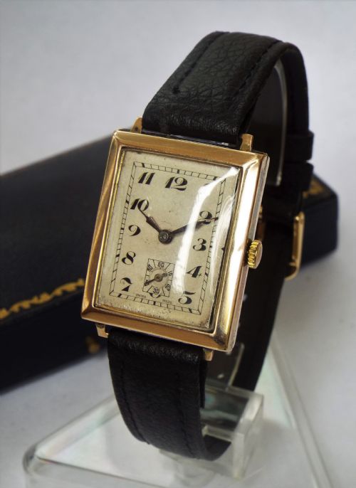 fig 1. 9ct gold gents wrist watch, 1930s