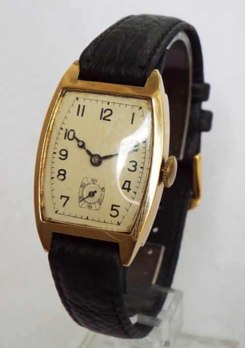 Gents 9 Carat Gold Wrist Watch, 1936

